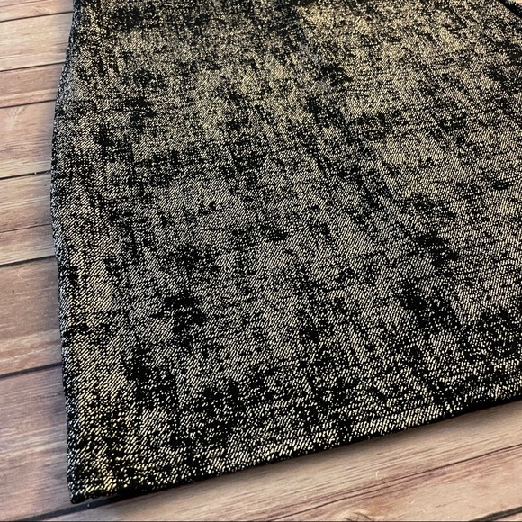 Charlotte Russe Bodycon skirt - Picture 4 of 5